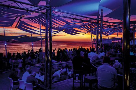 Café Del Mar – A Euphoric Melodic Journey Through Timeless Ibiza Rhythms